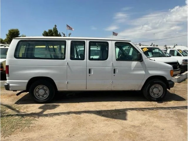 2005 Ford Econoline Van - Image 4 of 14