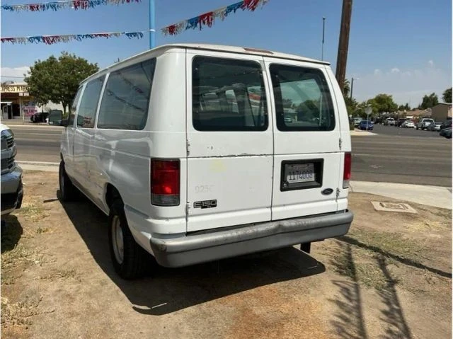 2005 Ford Econoline Van - Image 6 of 14