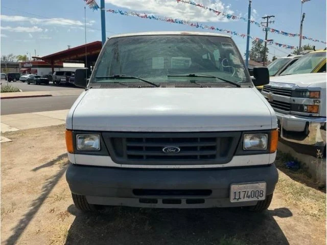 2005 Ford Econoline Van - Image 2 of 14
