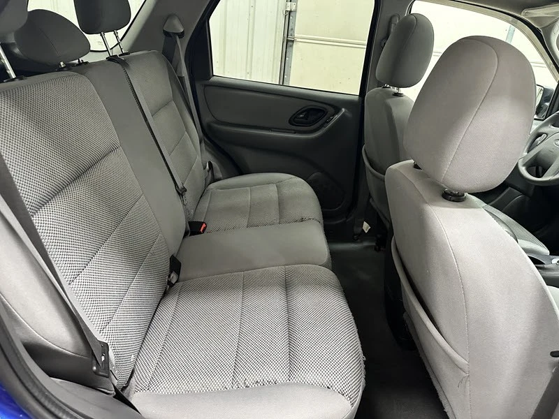 2005 Ford Escape - Image 16 of 21