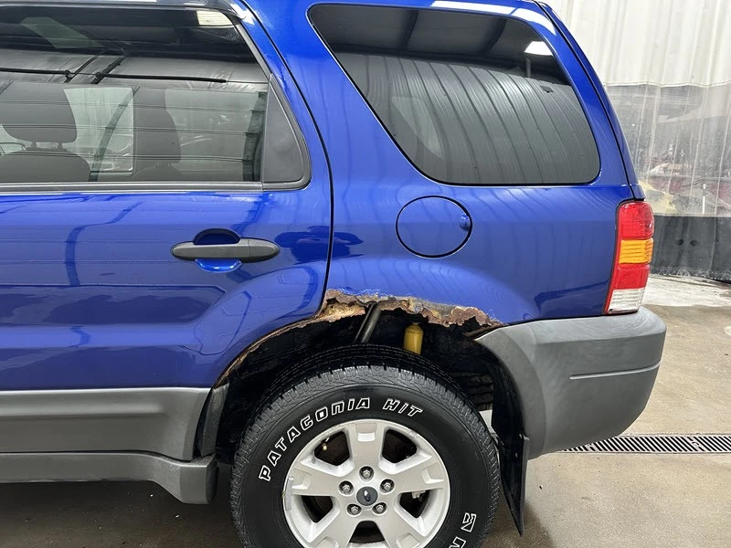 2005 Ford Escape - Image 13 of 21
