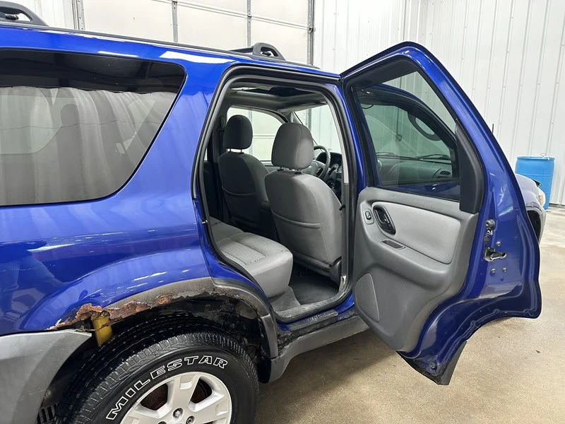2005 Ford Escape - Image 15 of 21