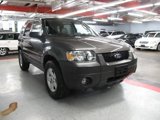 2005 Ford Escape - Image 11 of 21