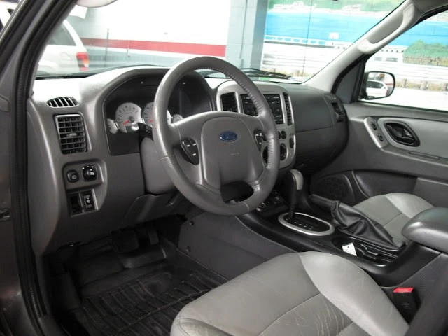 2005 Ford Escape - Image 8 of 21