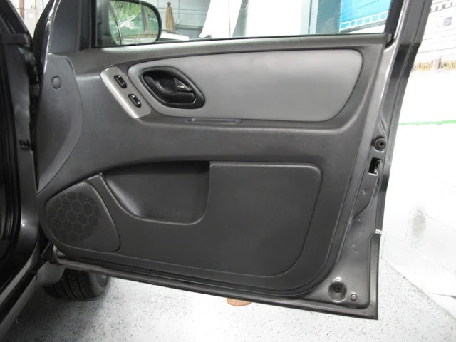 2005 Ford Escape - Image 14 of 21