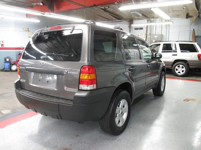 2005 Ford Escape - Image 15 of 21