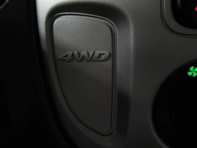 2005 Ford Escape - Image 4 of 21