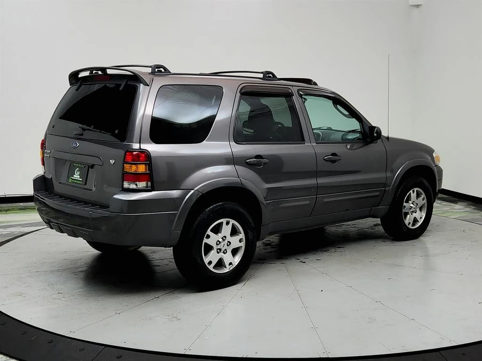 2005 Ford Escape - Image 5 of 12