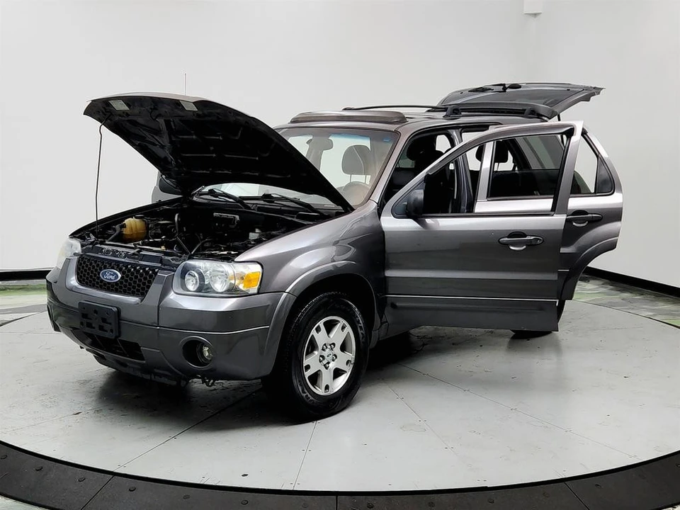 2005 Ford Escape - Image 9 of 12
