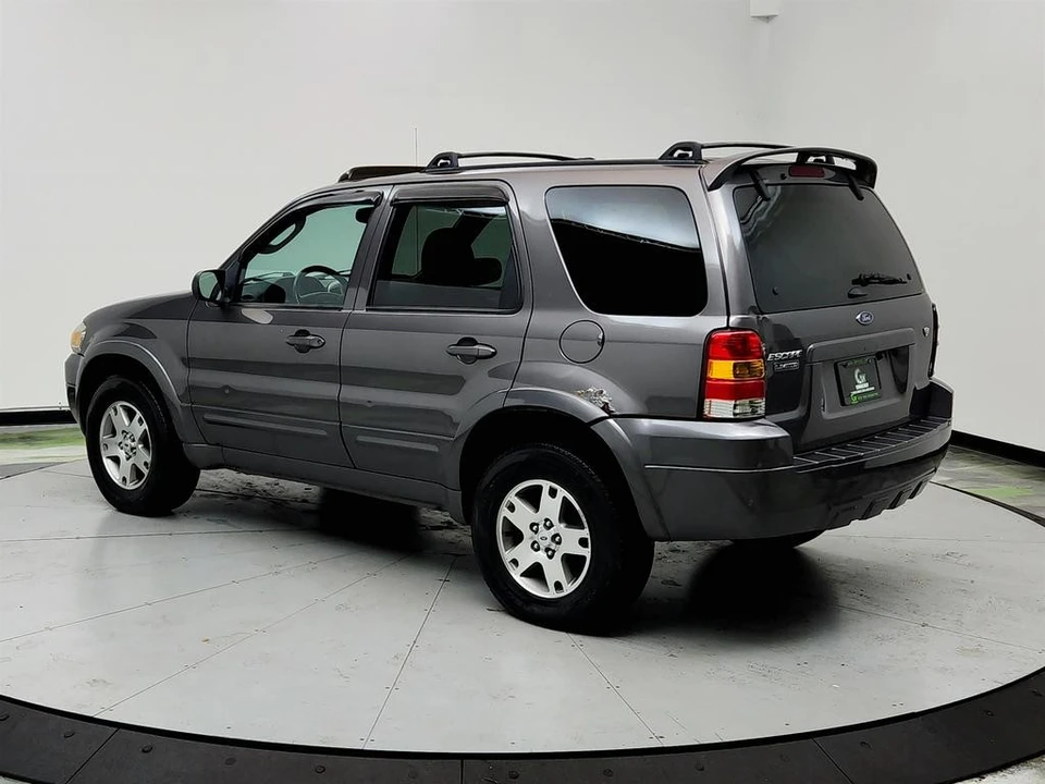2005 Ford Escape - Image 7 of 12