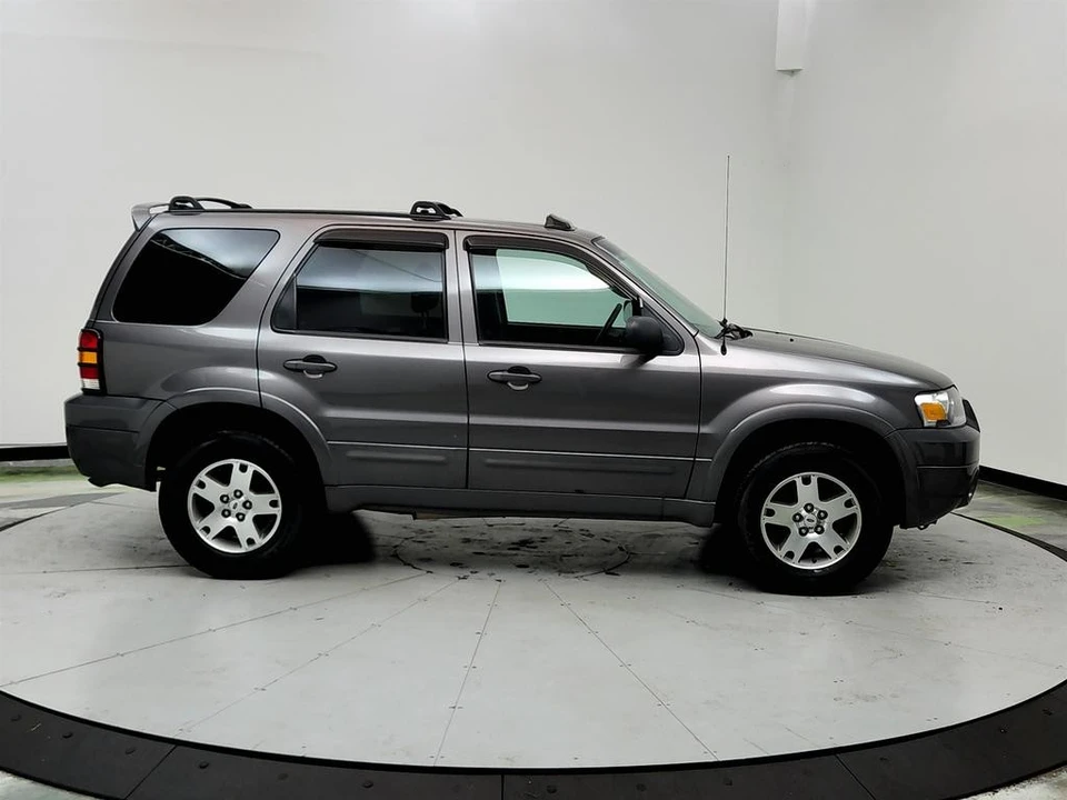 2005 Ford Escape - Image 4 of 12