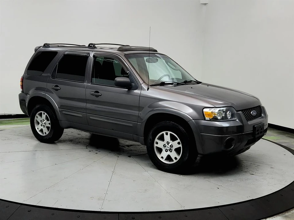 2005 Ford Escape - Image 3 of 12
