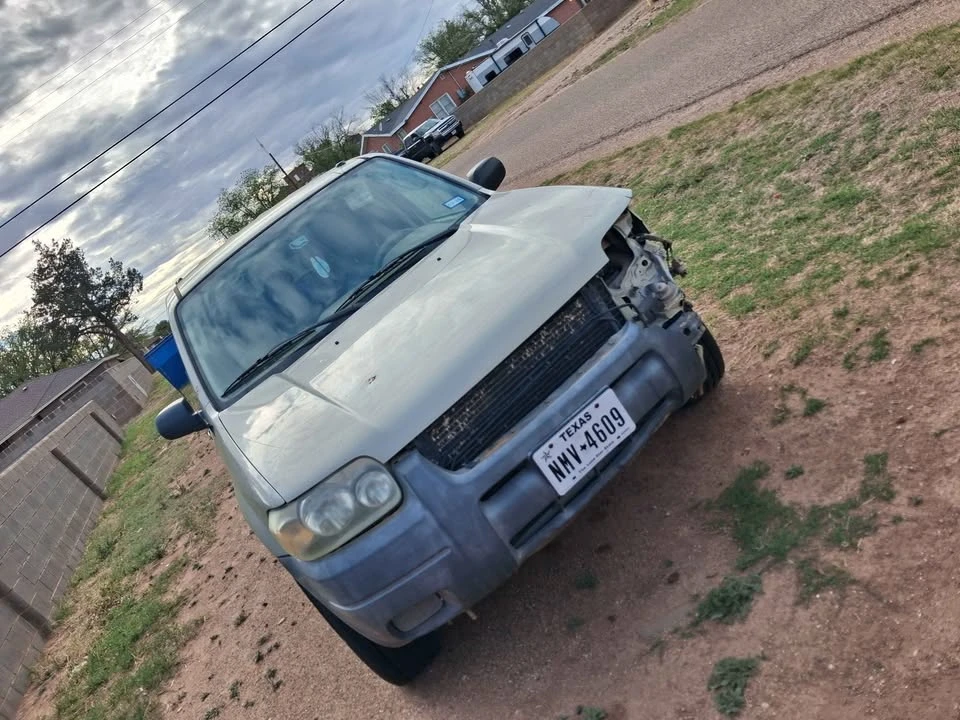 2005 Ford Escape - Image 3 of 4