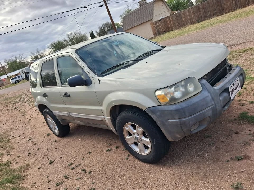 2005 Ford Escape - Image 4 of 4