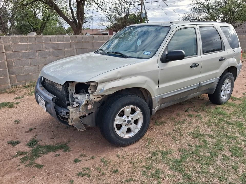 2005 Ford Escape - Image 2 of 4