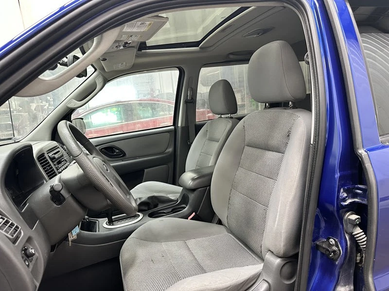 2005 Ford Escape - Image 10 of 12