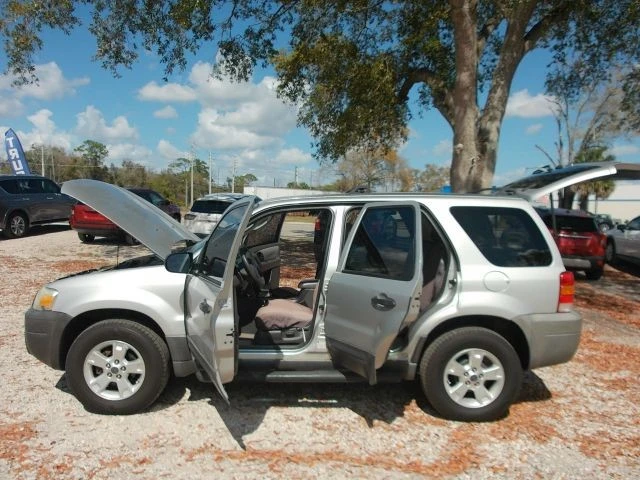 2005 Ford Escape - Image 9 of 21