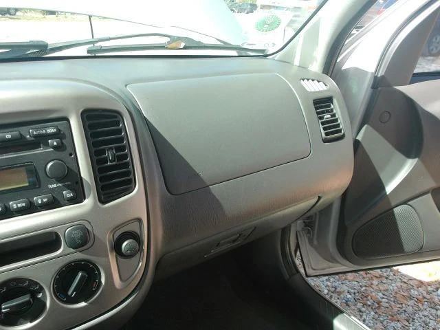 2005 Ford Escape - Image 18 of 21