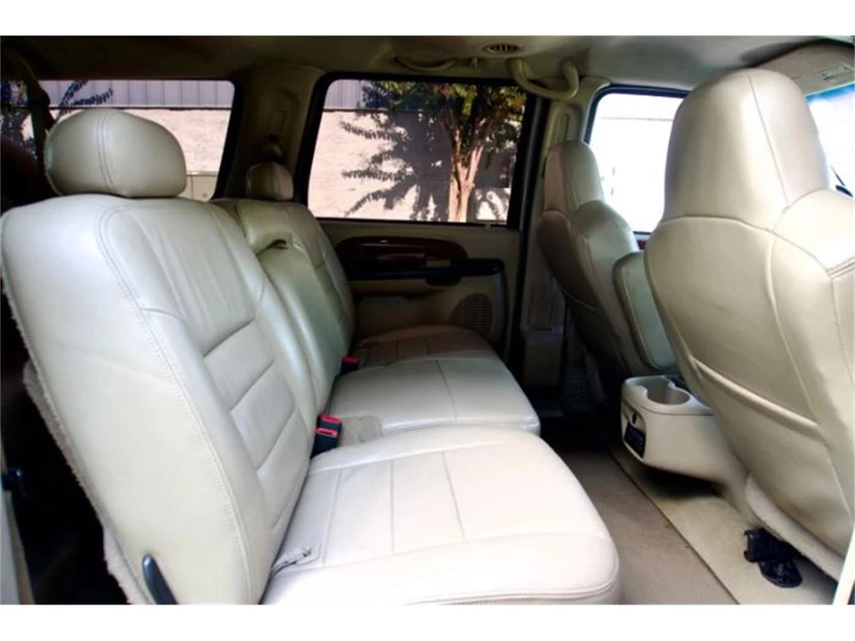 2005 Ford Excursion - Image 16 of 29