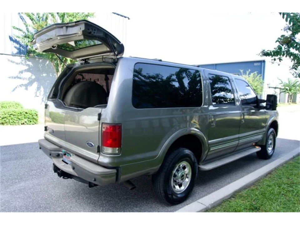 2005 Ford Excursion - Image 13 of 29