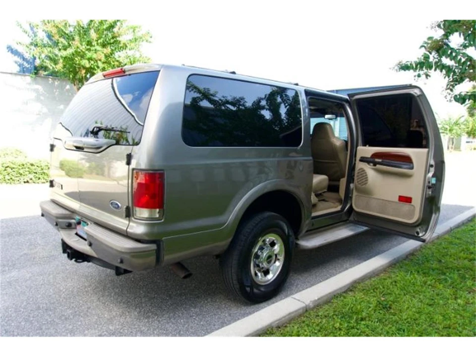 2005 Ford Excursion - Image 18 of 29