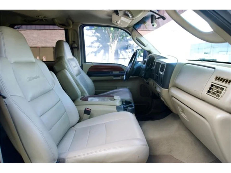 2005 Ford Excursion - Image 21 of 29