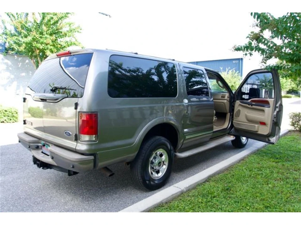 2005 Ford Excursion - Image 23 of 29