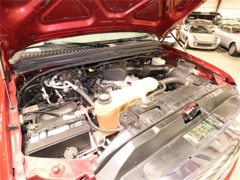 2005 Ford Excursion - Image 25 of 31