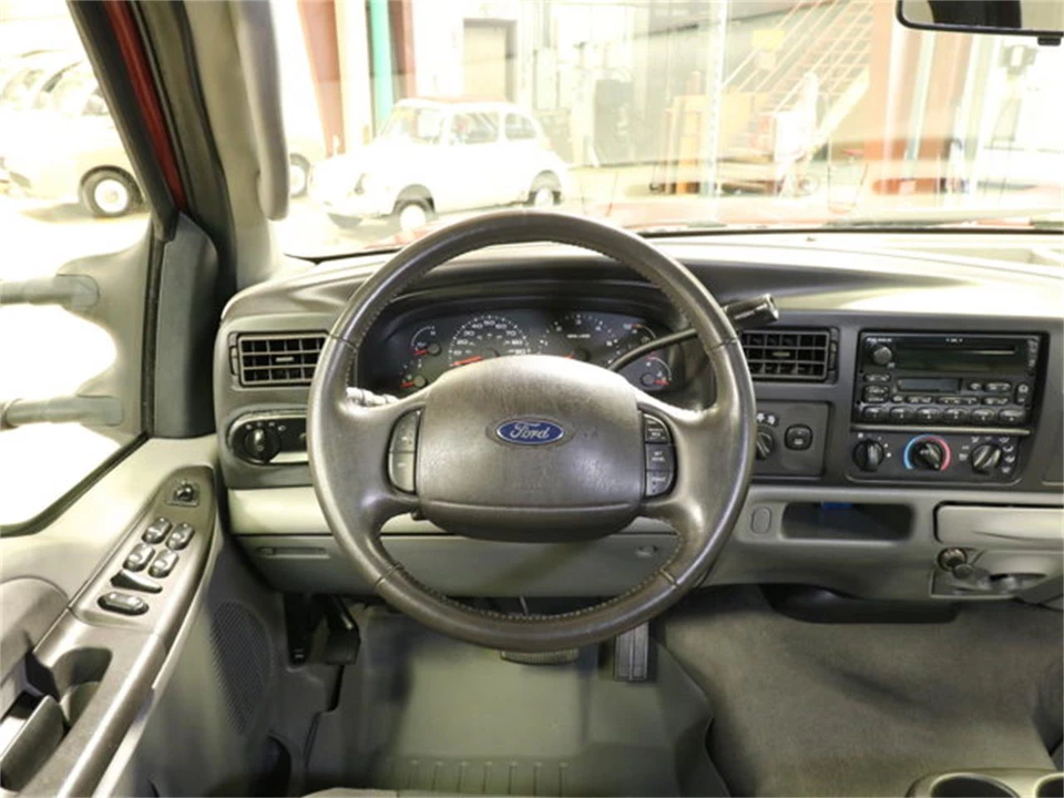 2005 Ford Excursion - Image 10 of 31