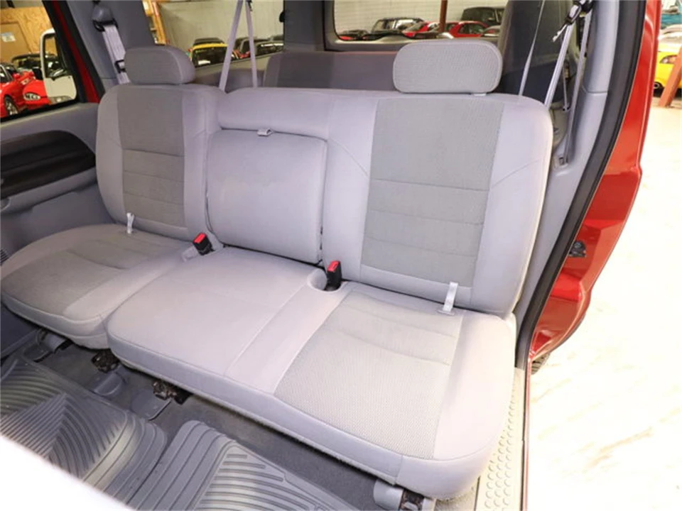2005 Ford Excursion - Image 18 of 31