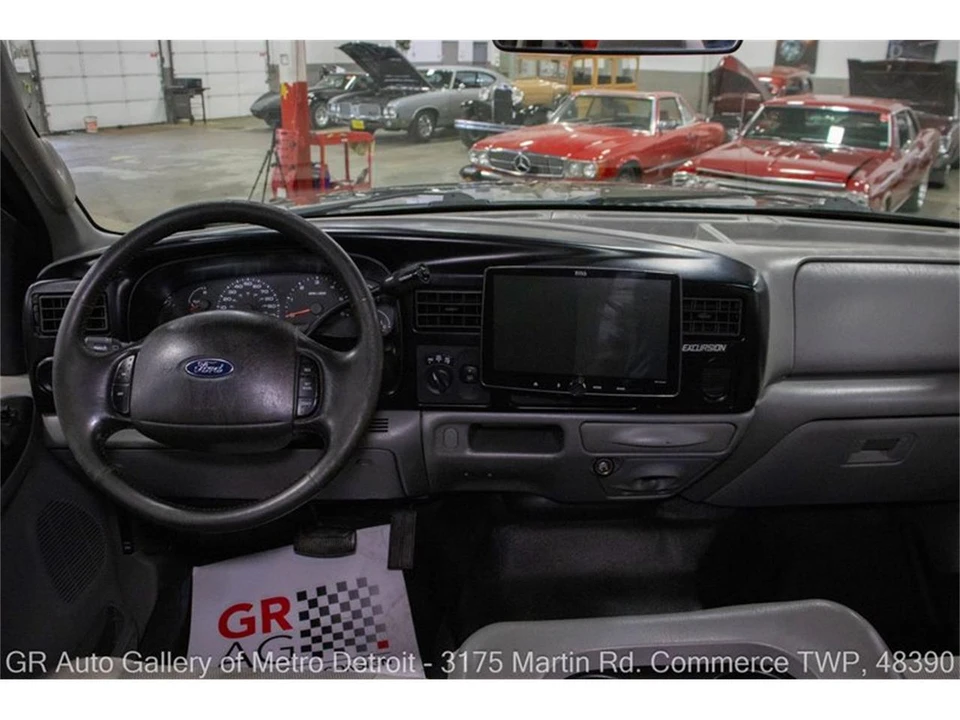 2005 Ford Excursion - Image 16 of 31