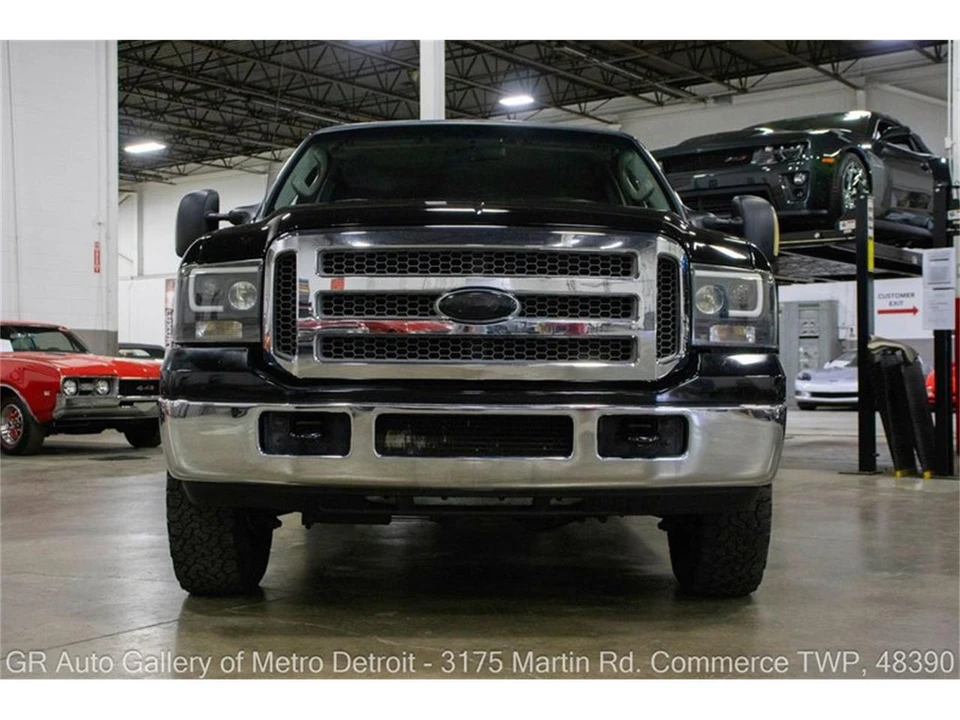 2005 Ford Excursion - Image 12 of 31