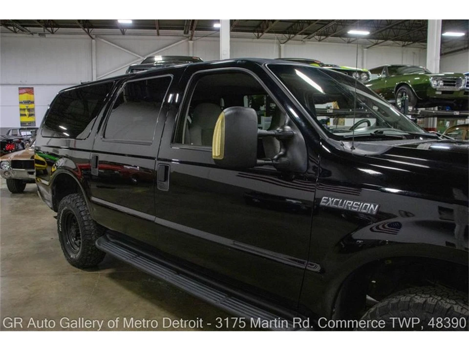 2005 Ford Excursion - Image 24 of 31