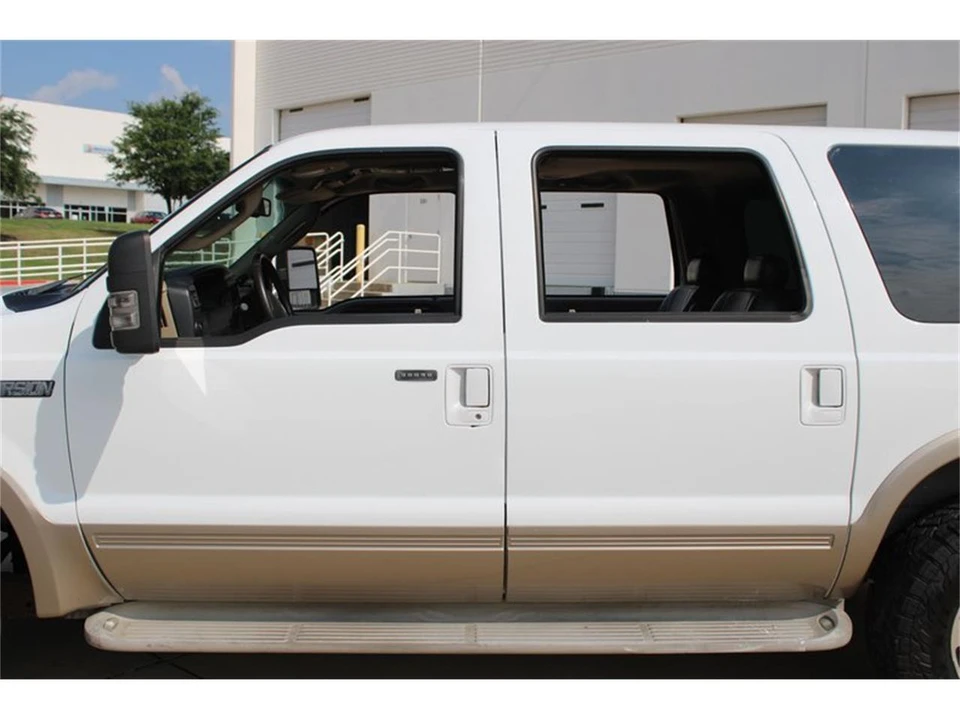 2005 Ford Excursion - Image 28 of 31