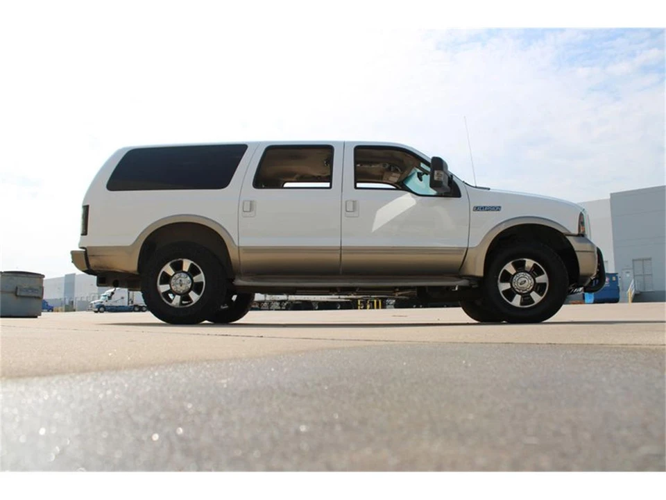2005 Ford Excursion - Image 19 of 31