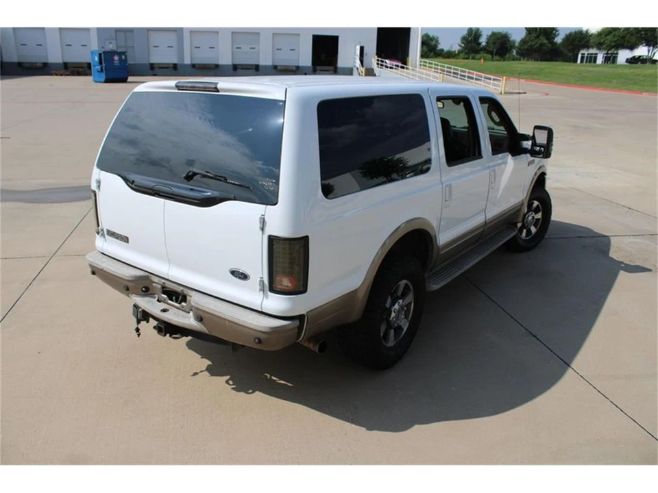 2005 Ford Excursion - Image 14 of 31