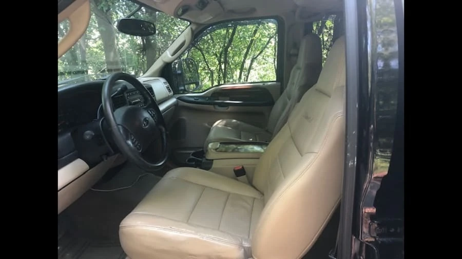 2005 Ford Excursion - Image 3 of 8