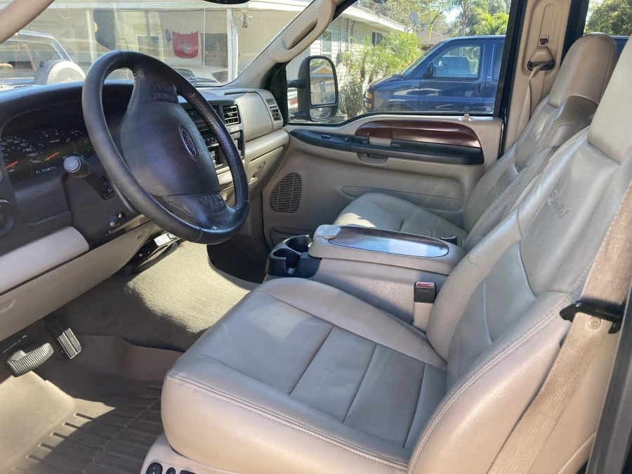 2005 Ford Excursion - Image 2 of 5