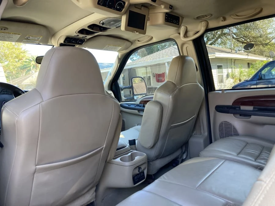 2005 Ford Excursion - Image 3 of 5