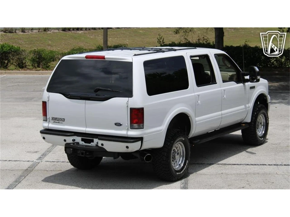 2005 Ford Excursion - Image 11 of 31