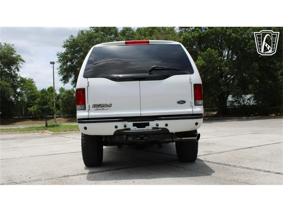 2005 Ford Excursion - Image 22 of 31