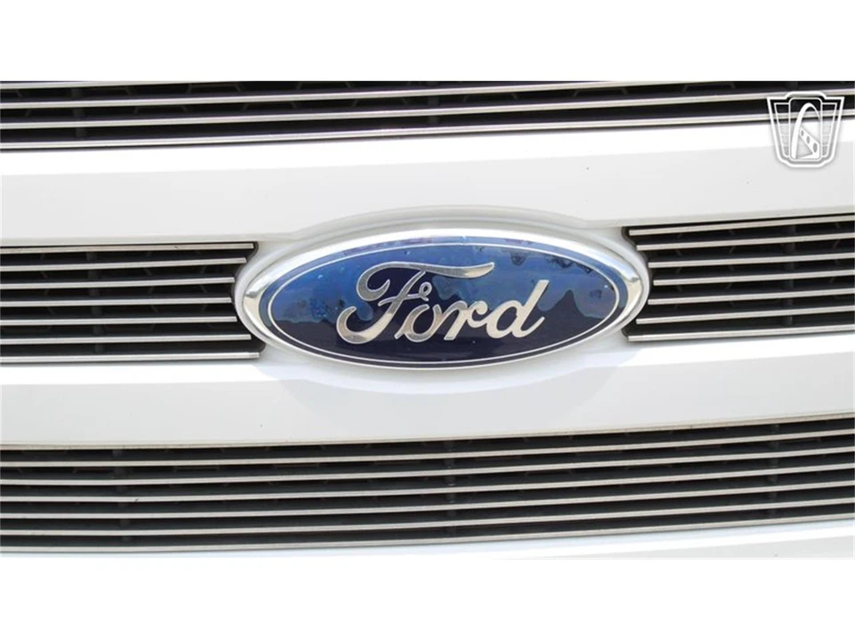2005 Ford Excursion - Image 27 of 31