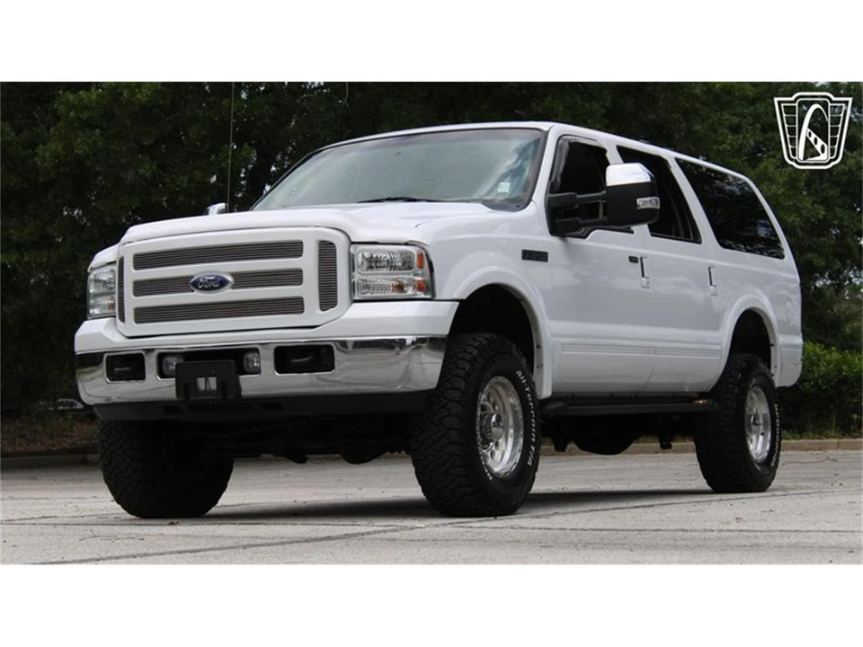 2005 Ford Excursion - Image 2 of 31