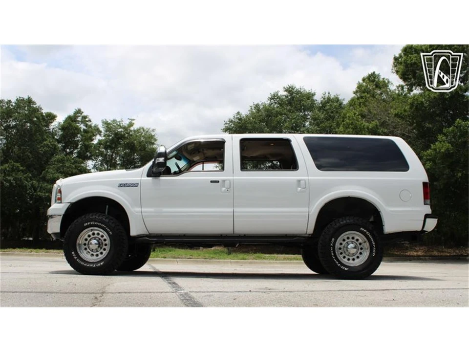 2005 Ford Excursion - Image 18 of 31