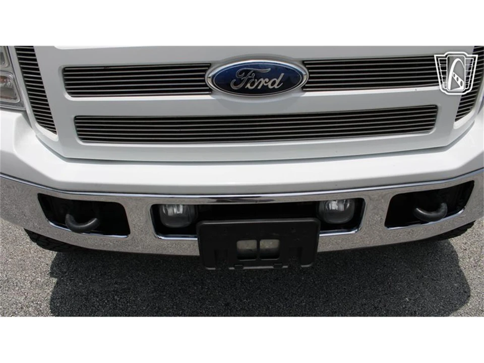 2005 Ford Excursion - Image 28 of 31