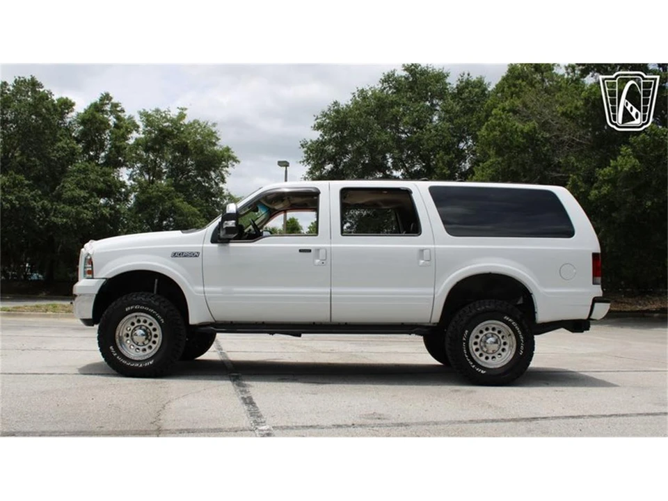 2005 Ford Excursion - Image 19 of 31