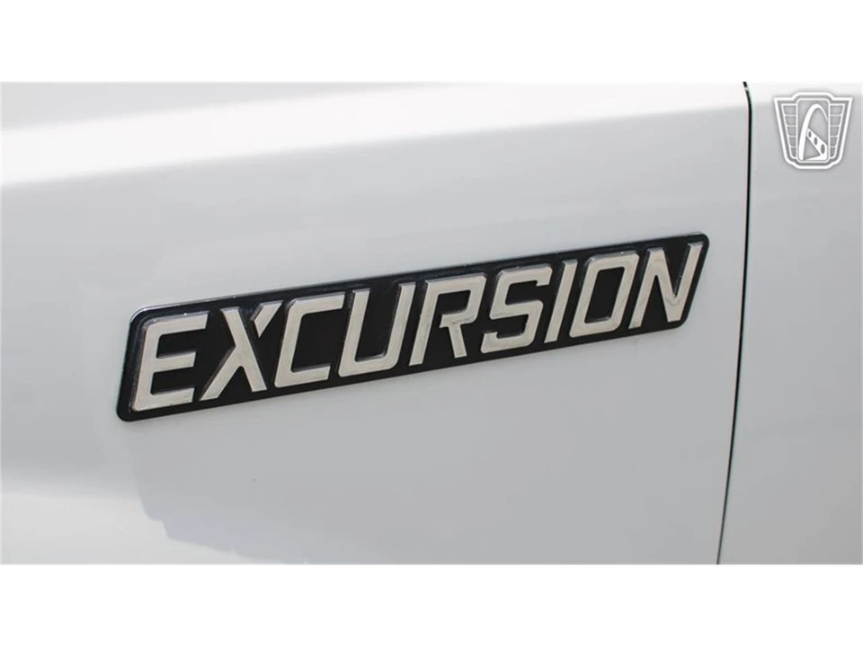 2005 Ford Excursion - Image 29 of 31