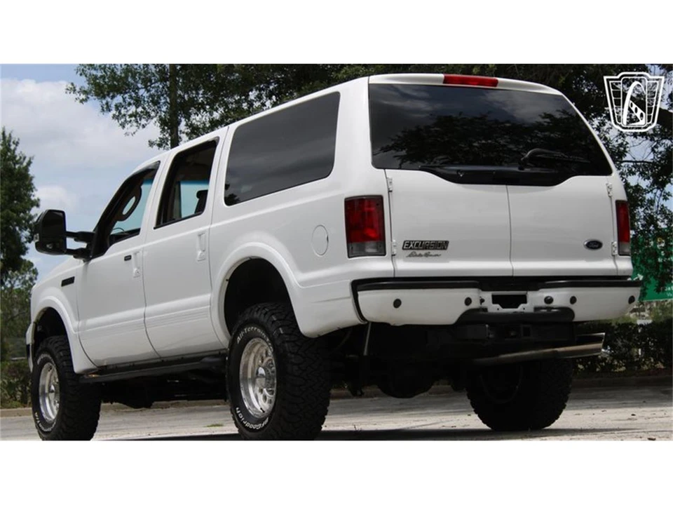 2005 Ford Excursion - Image 5 of 31
