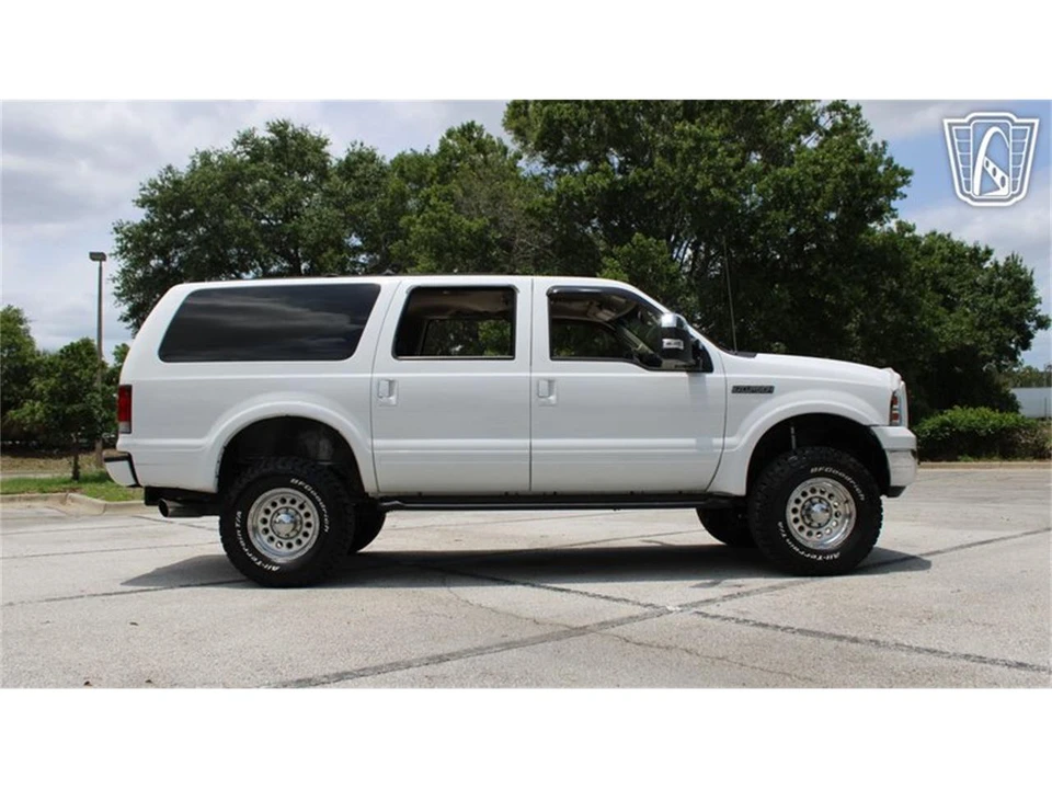 2005 Ford Excursion - Image 25 of 31