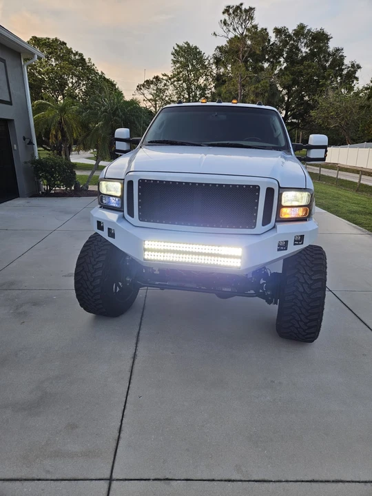 2005 Ford Excursion - Image 6 of 14